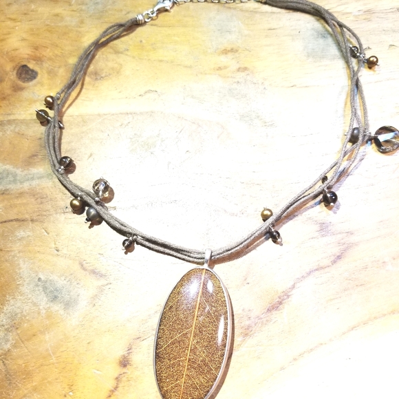 Indonesia 925 Resin Leaf Pendant - Picture 10 of 10